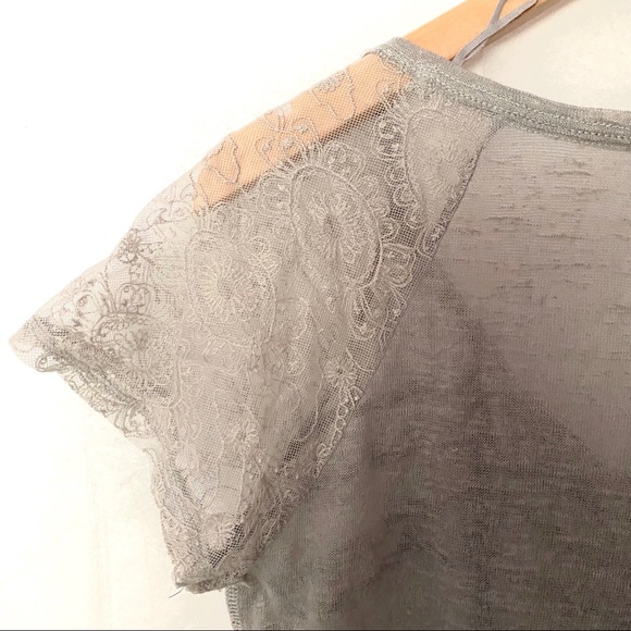 Women’s Shirt with lace shoulder and front - XL - Picture 8 of 8